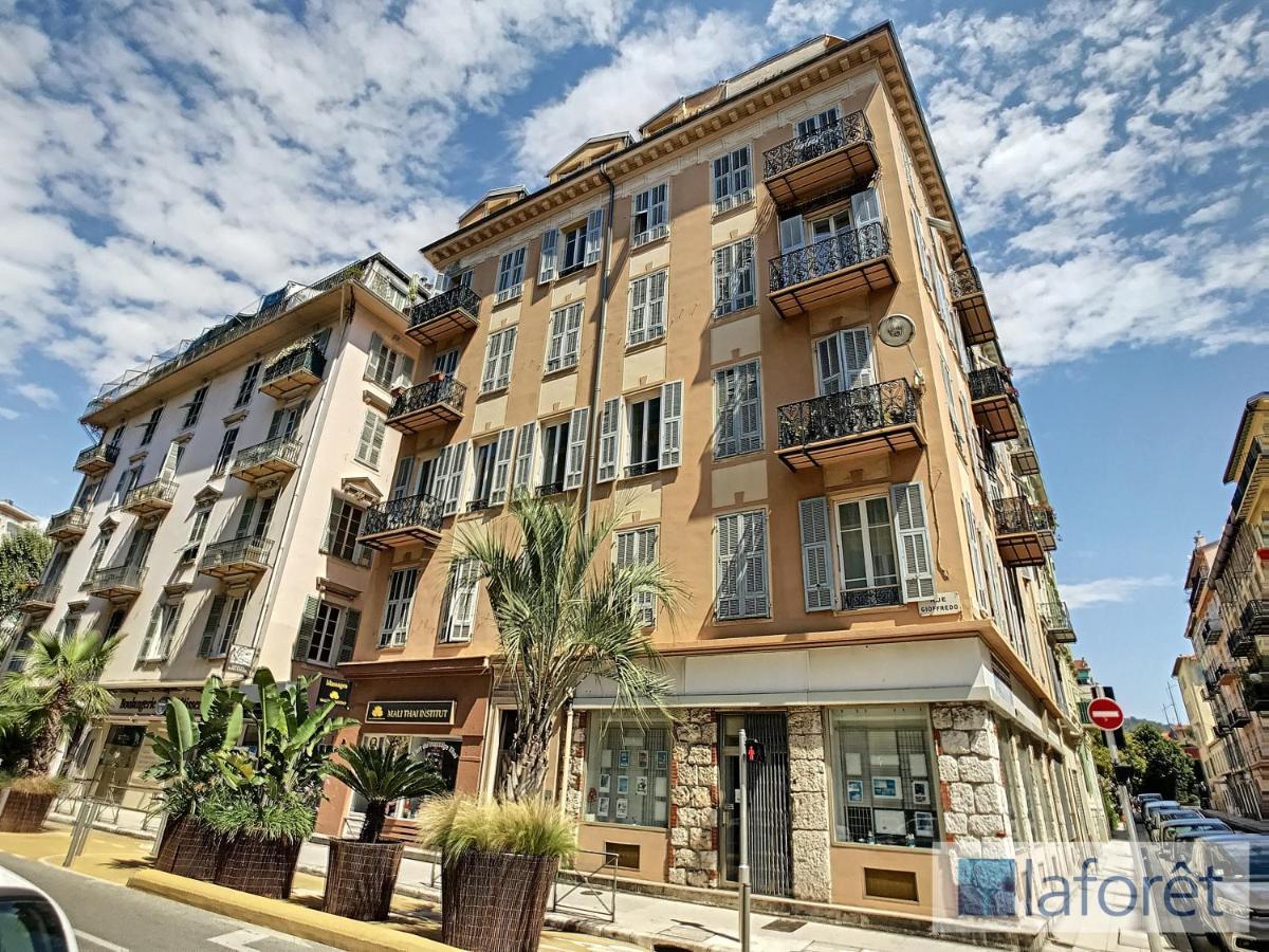 Modern, Traditional , Bright And Stylish Appartement *